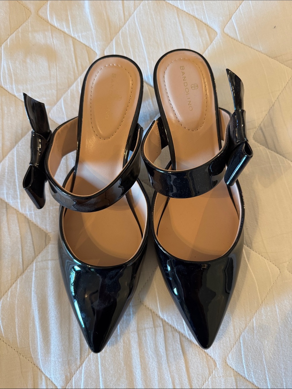 Bandolino Black Patent Pointed Toe Bow Strap Mules